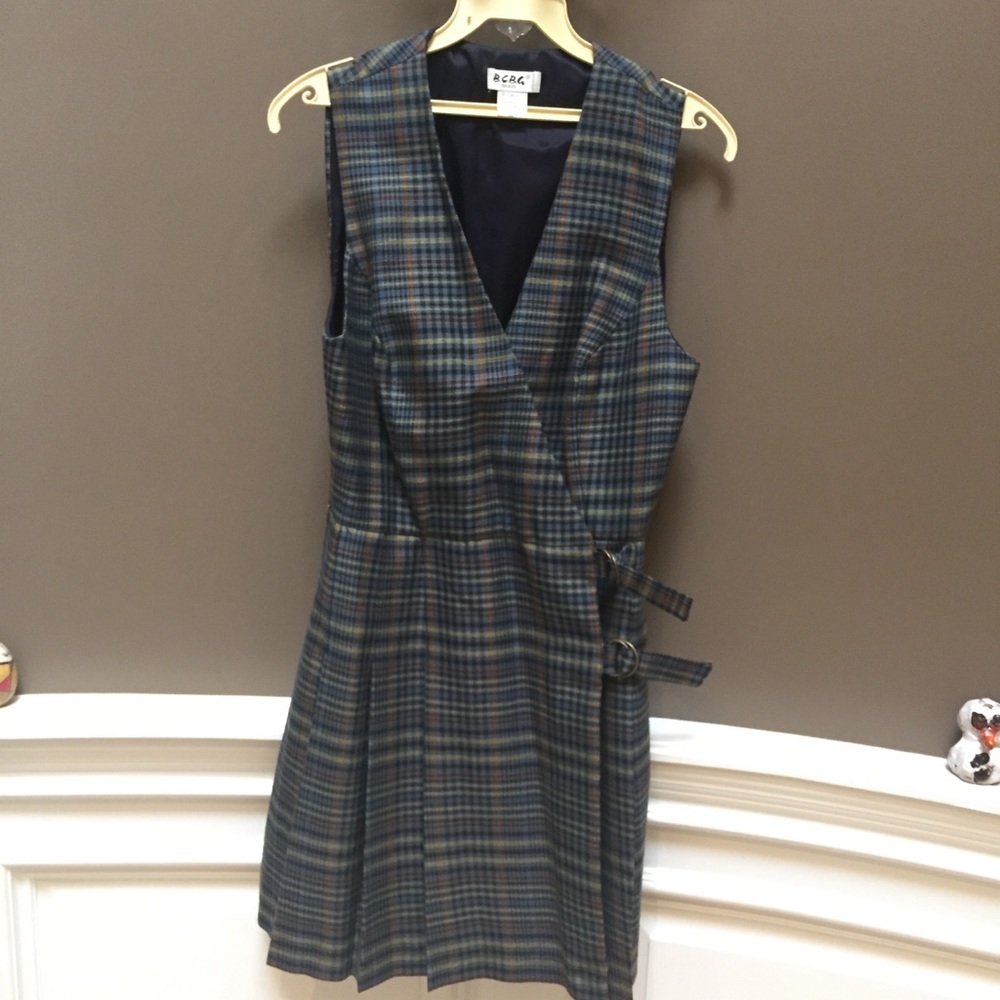 Vintage BCBG Paris plaid pleated mini dress fits more like XS, probably a 2